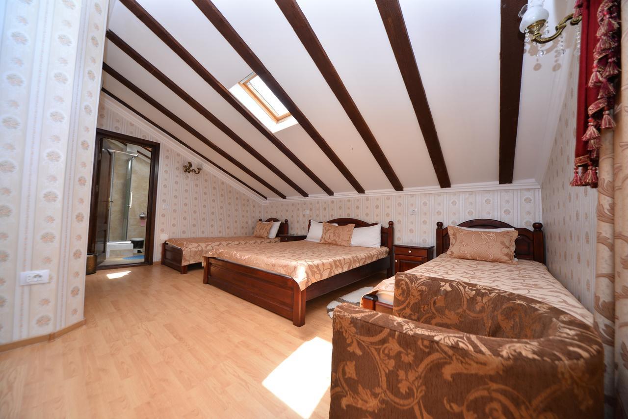 Edy'S Royal Predeal Hotel Exterior foto