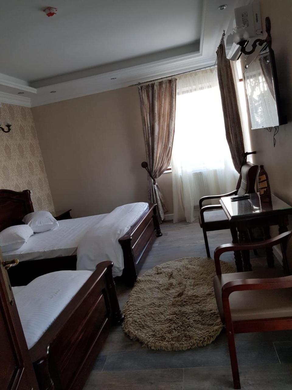 Edy'S Royal Predeal Hotel Exterior foto