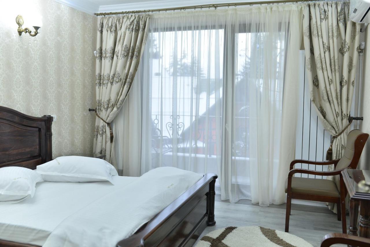 Edy'S Royal Predeal Hotel Exterior foto