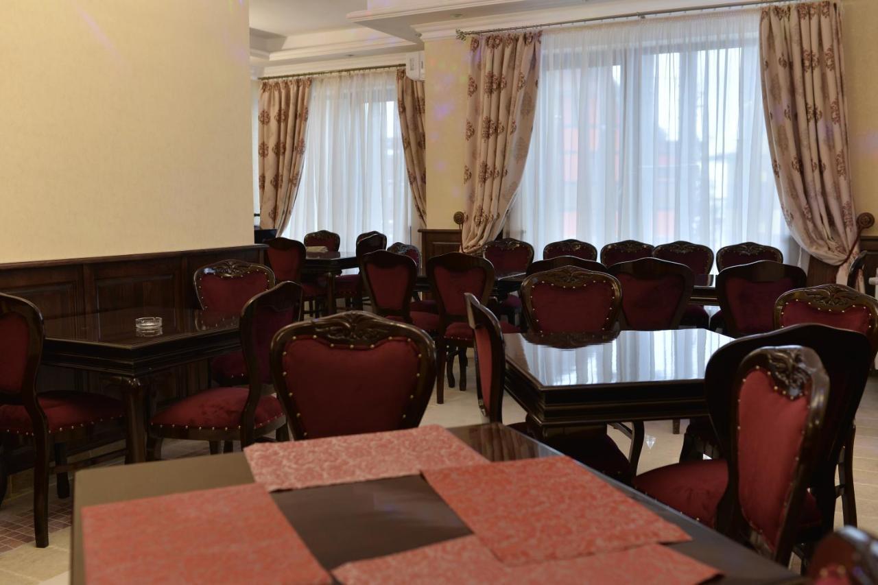 Edy'S Royal Predeal Hotel Exterior foto