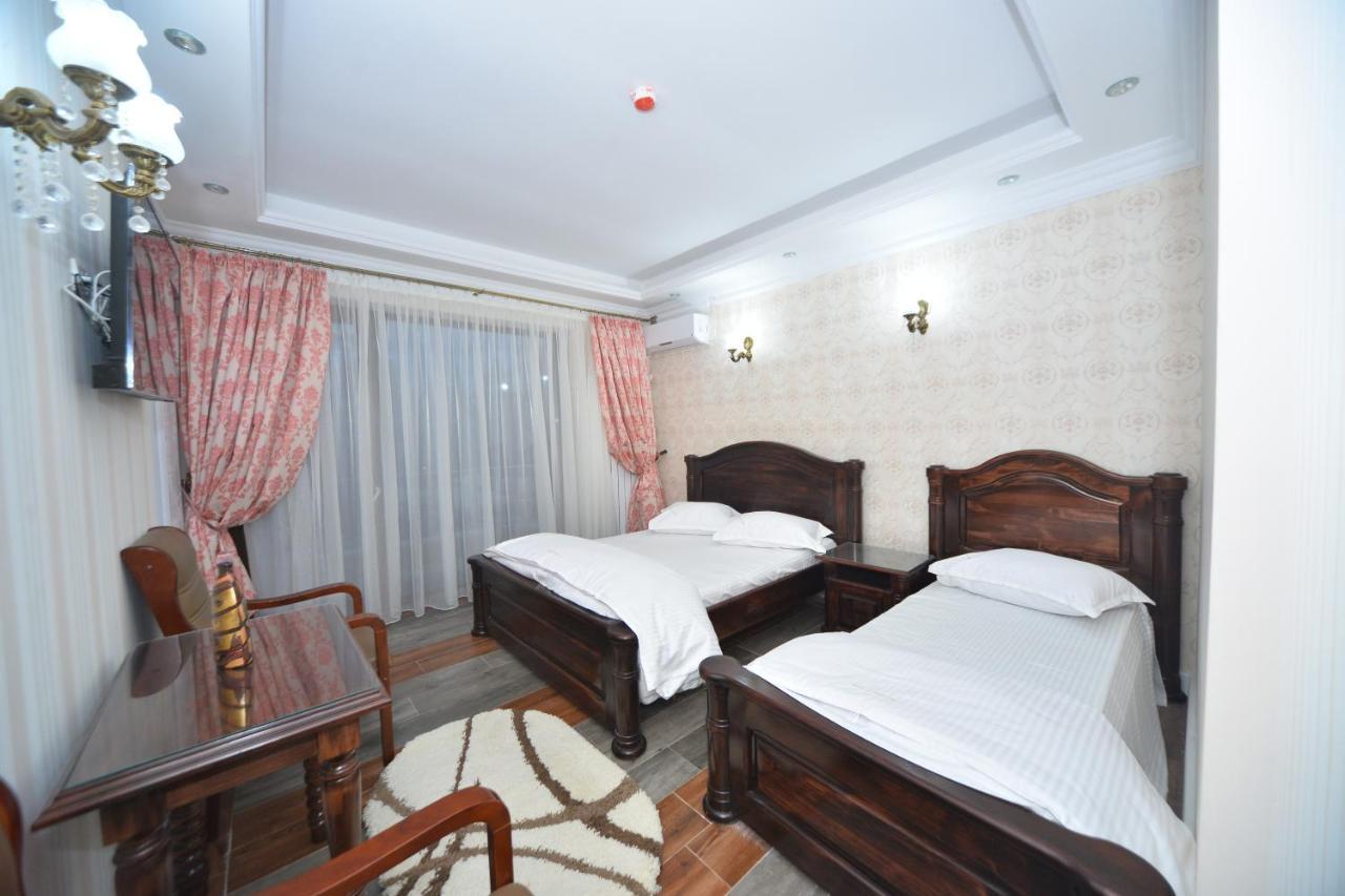 Edy'S Royal Predeal Hotel Exterior foto