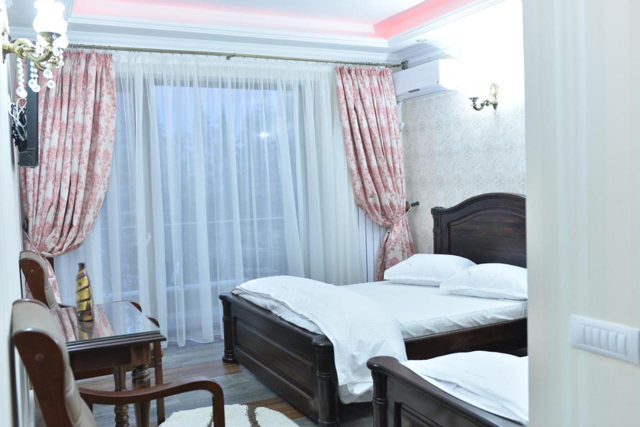 Edy'S Royal Predeal Hotel Exterior foto