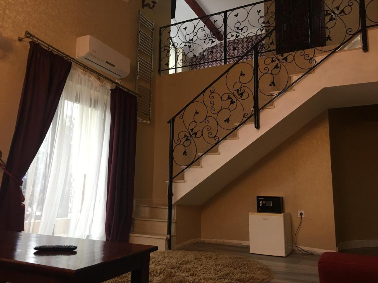 Edy'S Royal Predeal Hotel Exterior foto